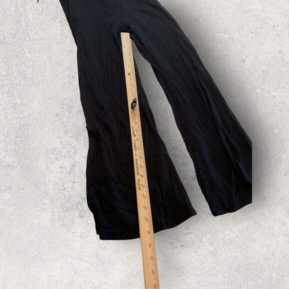 Beyond Yoga Ribbed Jumpsuit Black V-Neck Lounge Athleisure Minimalist Size M - Picture 6 of 11